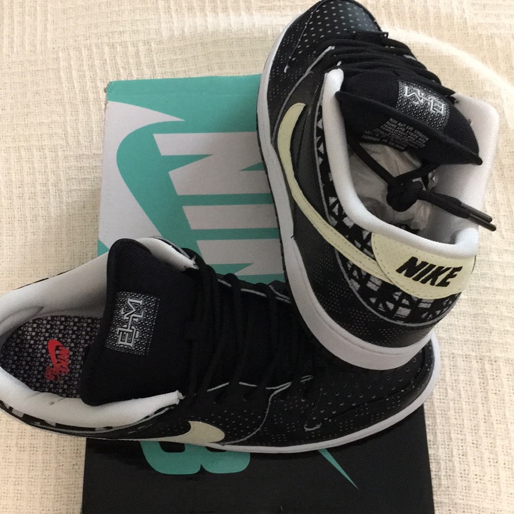 Nike SB Dunk Low "BHM" QS